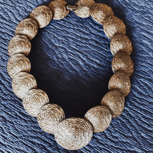 Vintage Matte Gold Cleopatra Necklace - Picture 4 of 8